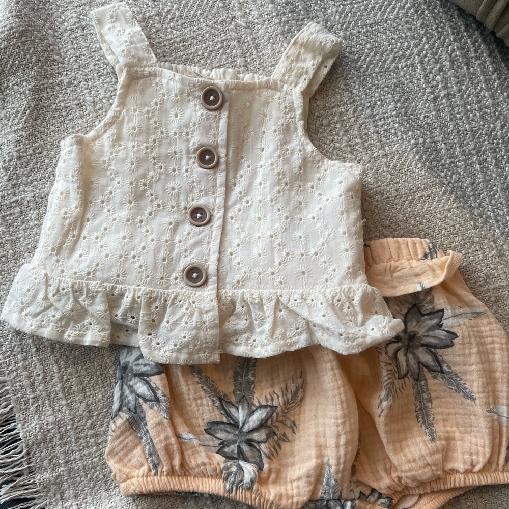 🛍️2 for $25 🛍️ Jessica Simpson Cream and Tan Baby Girl Floral Outfit - 6-9 mos